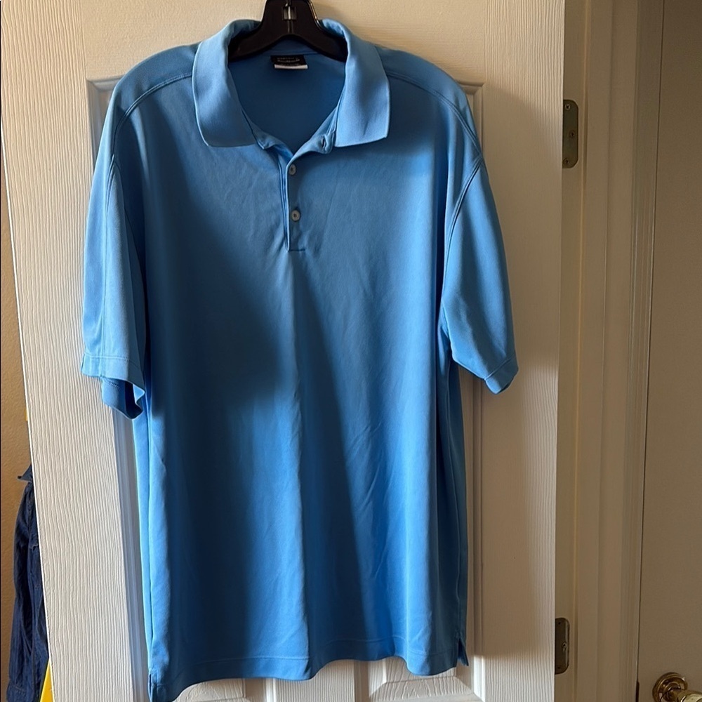Nike Golf EUC Men’s Dri- Fit light blue shirt size XL
